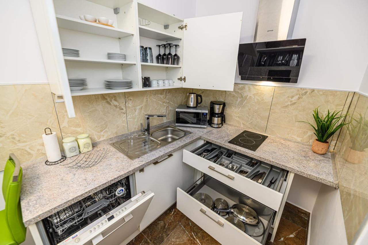 Casa Aurora Apartment 2 Braşov Buitenkant foto